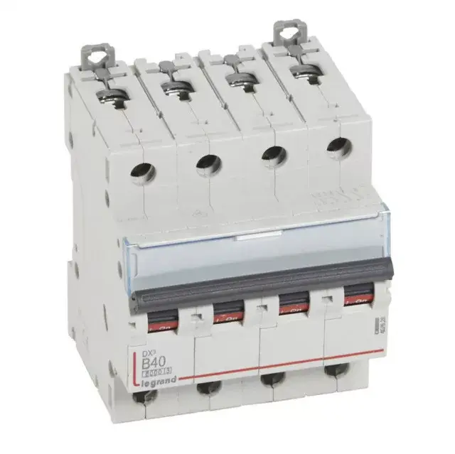 Legkelendőbb Legrand 407628 DX3 Kismegszakító. 4P, 40A, B karakterisztika, 6kA
