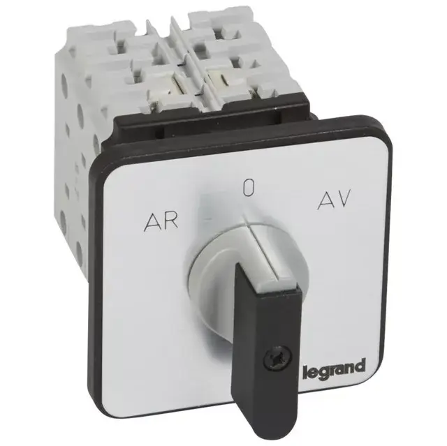 Expressz szállítás Legrand 027522 Görgős kapcsoló 3P 11kW PR26 AR-0-AV ( Legrand 027522 )