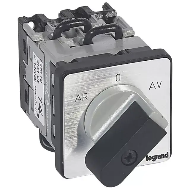 Árengedmény Legrand 027510 Görgős kapcsoló 3P 4kW PR12 AR-0-AV ( Legrand 027510 )