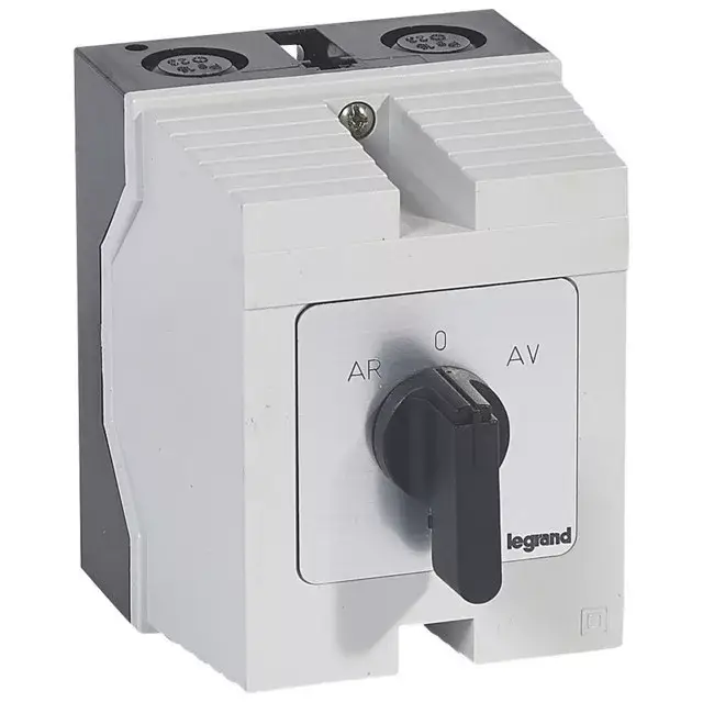 Legrand 027781 Tokozott görgős kapcsoló 3P 11kW PR26 AR-0-AV ( Legrand 027781 ) Vásárlói kedvenc