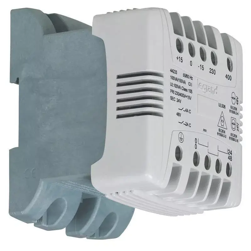 Árengedmény Legrand 044261 vez. és lev. transzformátor 230-400V / 115-230 V 40VA ( Legrand 044261 )