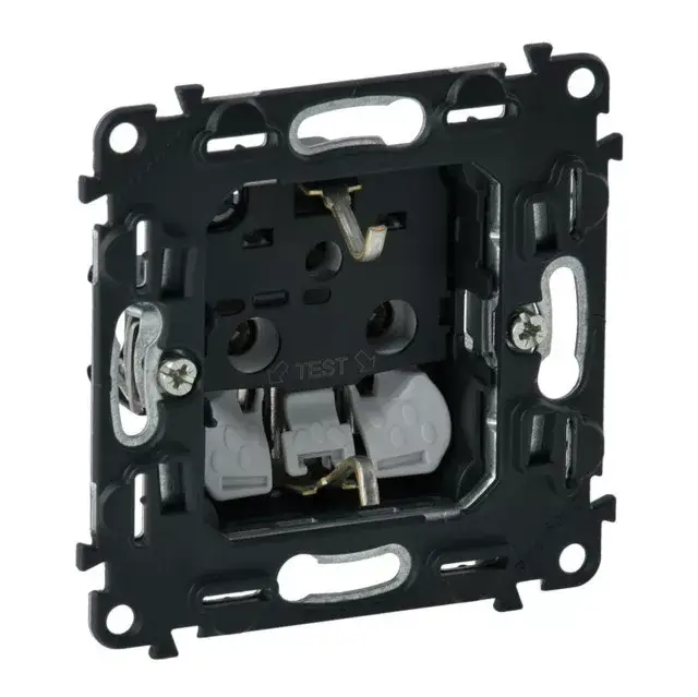 Vedd meg online Legrand 753021 Valena InMatic 2P+F csatlakozóaljzat mechanizmus gyermekvédelem nélkül, rugós vezetékbekötéssel ( Legrand 753021 )