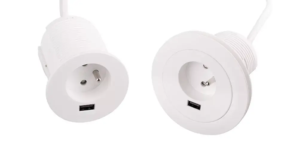 Azonnali szállítás VersaTag 1x 230V, 1x USB-A, fehér