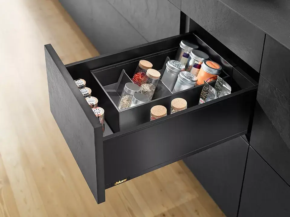 Expressz szállítás K-BLUM Legrabox C Pure 550mm/70 kg, Tip-on, karbon fekete CS-M, csavar