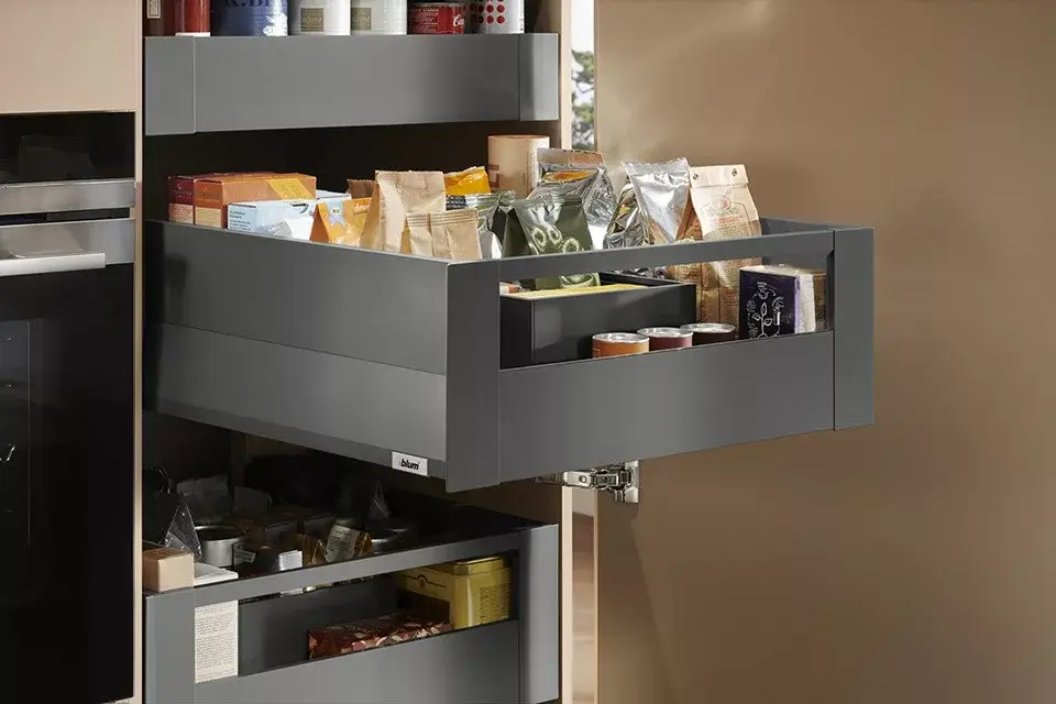 K-BLUM Merivobox E Boxcap 350 mm, 40 kg, Orion szürke, belső, reling Exkluzív ajánlat