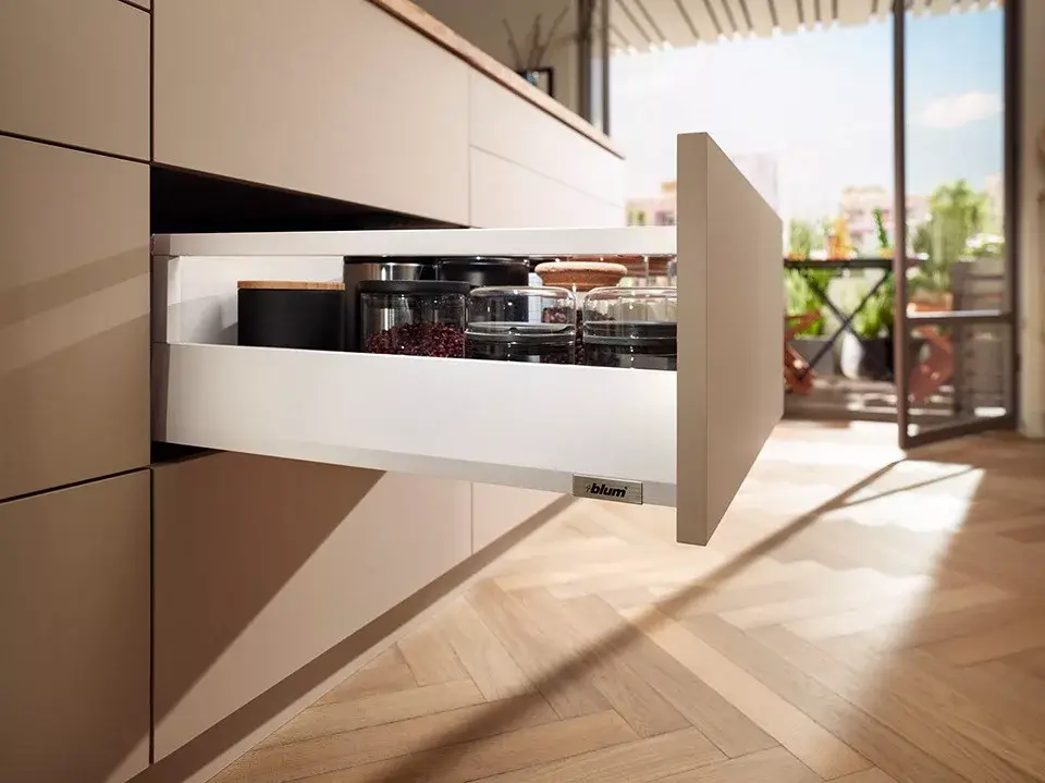 K-BLUM Merivobox E 270 mm, 40 kg, fehér, csavar Rendeld meg most