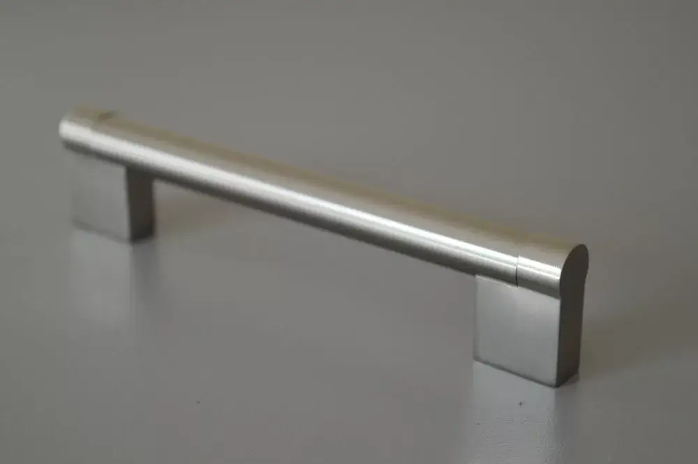 PENKA fém bútorfogantyú, rúd, csiszolt nikkel színű, 192 mm furattávval Különleges ajánlat