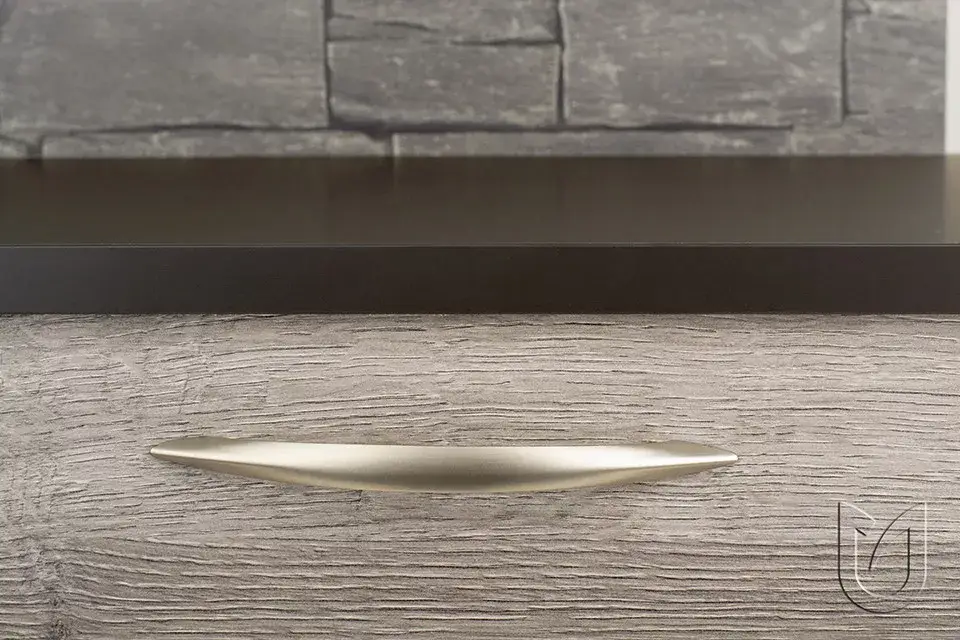 Azonnali szállítás PIOMBINA BR. NICKEL fém bútorfogantyú, csiszolt nikkel színű , 96 mm furattávval