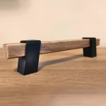 Vedd meg most BEAM 128, fém-lakkozott tölgy bútorfogantyú, 128 mm furattávval