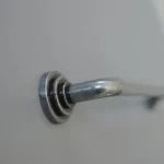 Azonnal elérhető HUGO Fém bútorfogantyú, antik fekete színű, 160 mm furattávval