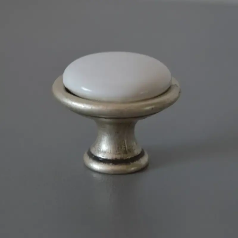 Fém-porcelán bútorgomb, óezüst - fehér porcelán színű Expressz kézbesítés