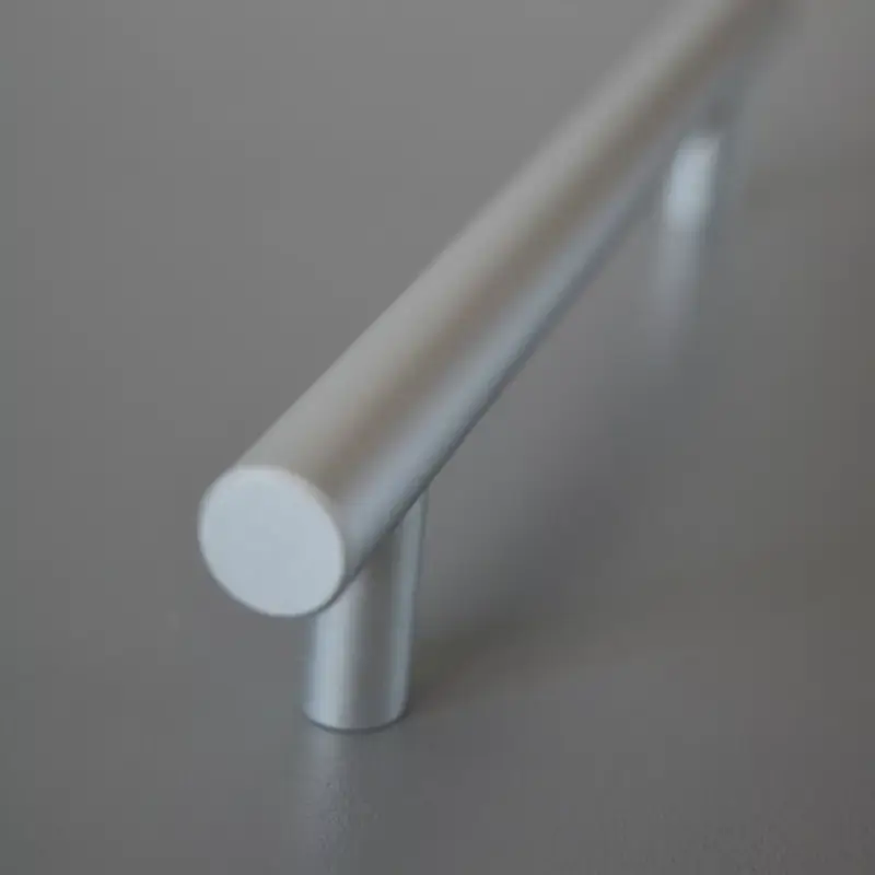 Akció HRAZDAalumínium színű, fém bútorfogantyú, rúd, 96 mm furattávval
