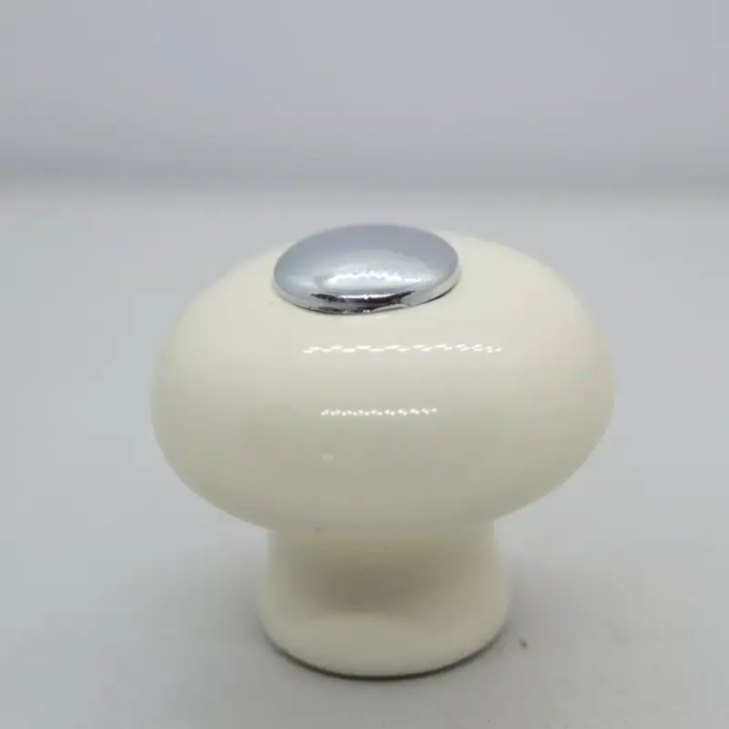 Gyors szállítás Fém-porcelán bútorgomb, törtfehér - Króm színű