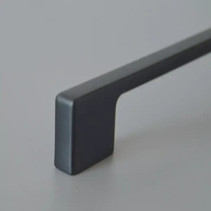 Szezonális akció ÚJ NAKANA Fém bútorfogantyú, matt fekete színű, 128 mm furattávval