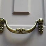 152259612 Antik bronz, 96 mm furattávolságú bútorfogantyú, Antik stílus Kiárusítás