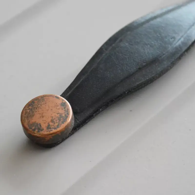Árcsökkenés KD002_96 Fém- bőr bútorfogantyú, Réz - fekete színű, 96 mm furattáv