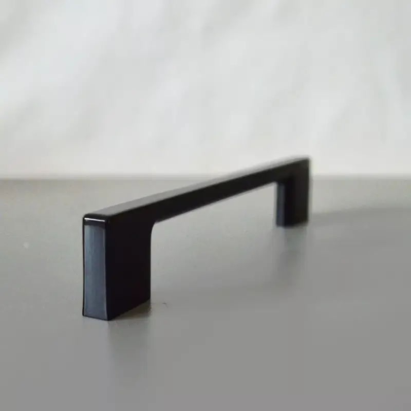 Utolsó esély 2576_FEK_64, fém bútorfogantyú, fekete színű, 64mm furattávval