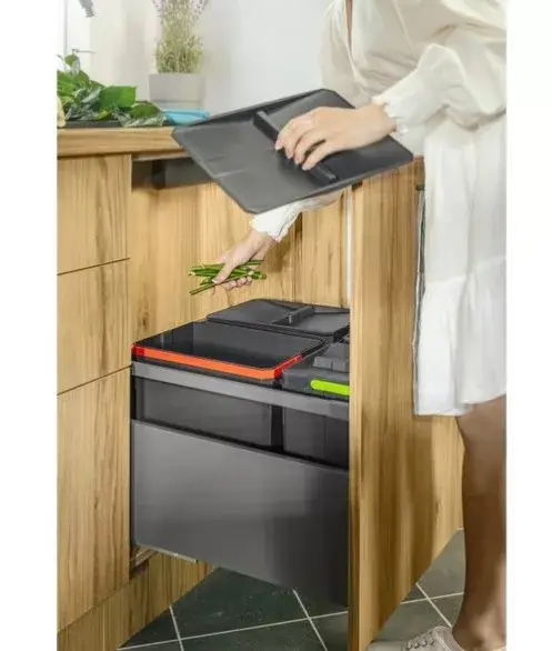 Újdonság AxiSpace 600 mm, Beépíthető szelektív hulladékgyűjtő, 4 tartályos, 1x15L, 3x7L edényekkel, fedelekkel