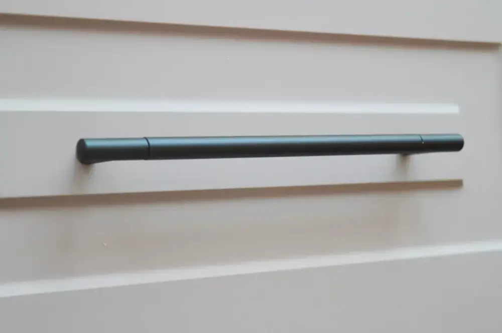 Exkluzív ajánlat 2072_192_fekete, rúd fogantyú, Fekete színű, fém bútorfogantyú 192 mm furattáv