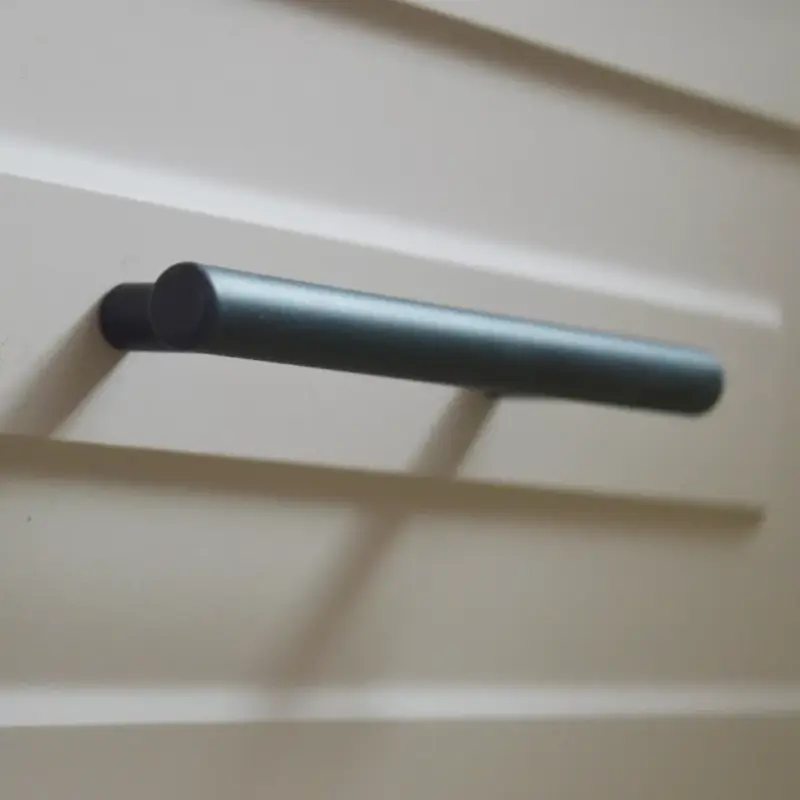 Azonnali szállítás Matt fekete fém rúdfogantyú, 224 mm furattávval
