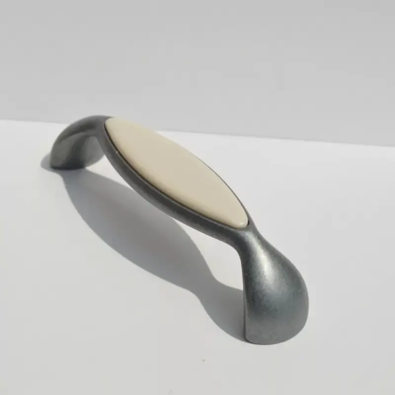 Expressz szállítás Metall-Kunststoff-Möbelgriff, Farbe antikschwarz, Bohrung 96 mm