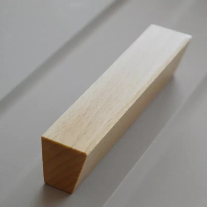 Újdonság Möbelgriffe aus Holz, Buche lackiert, mit Bohrungsabstand 64-96-128 mm