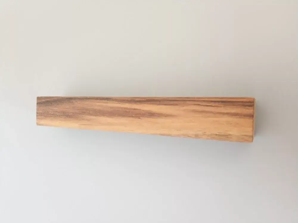 Massivholz-Möbelgriffe, Nussbaum geölt, Bohrungsgröße 64 - 96 - 128 mm Biztonságos fizetés