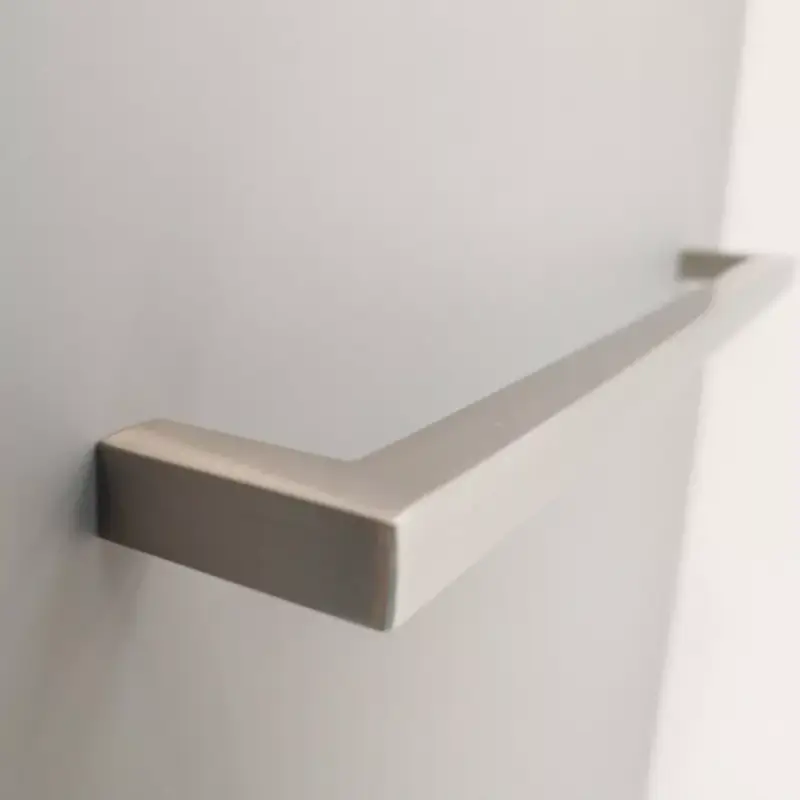Különleges ajánlat STRETCH Möbelgriff aus Metall, Farbe Nickel gebürstet, Bohrung 224 mm