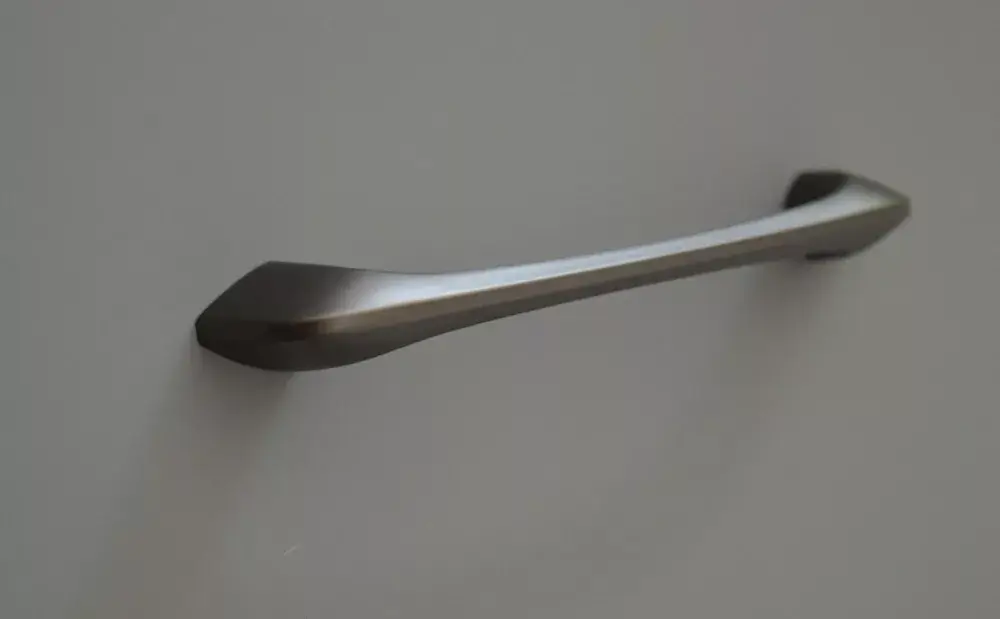 Titanium grey 128 mm Metall-Möbelgriff Kedvezmény