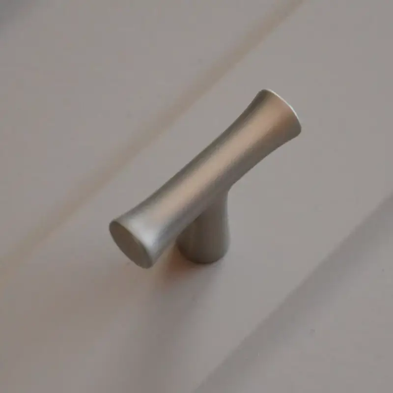 BAMBOO T, Metall-Möbelknopf in Satin nikel Ajánlat