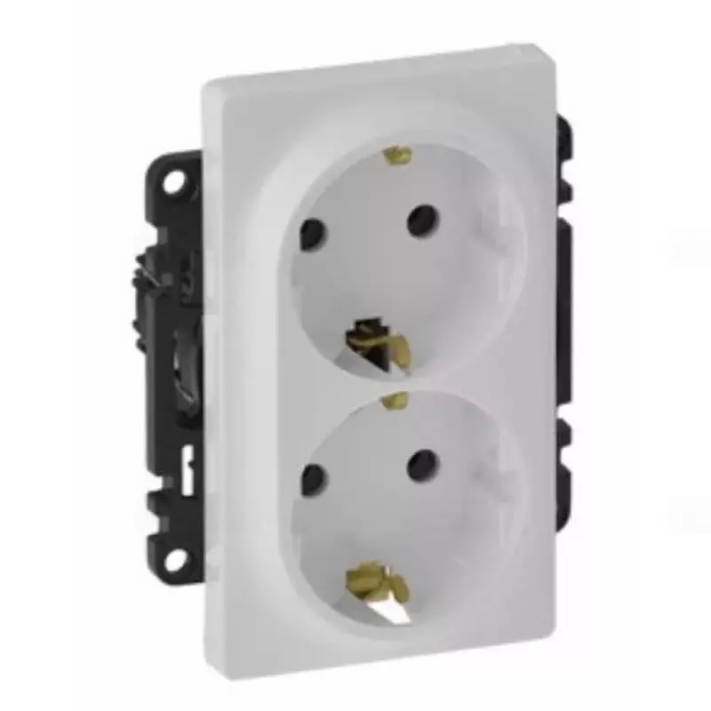 Legrand Valena Life 2x2P+F csatlakozóaljzat, egybeépített burkolattal, keret nélkül, rugós vezetékbekötéssel fehér, Legrand 753127 Bestseller