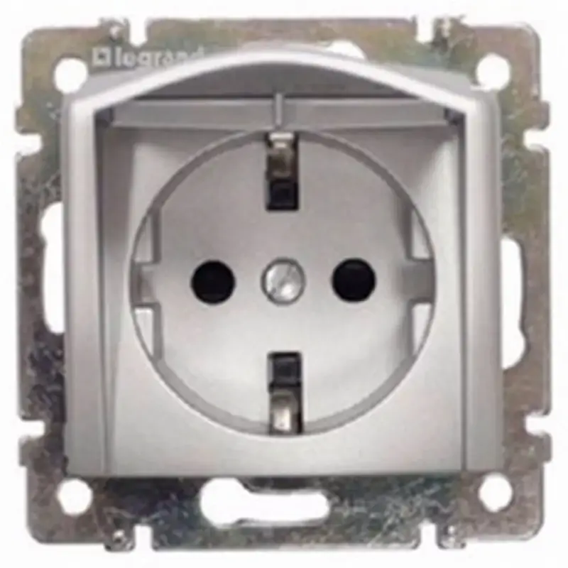 Legrand Valena 2P+F csatlakozóaljzat csapófedéllel alumínium Legrand 770122 Gyors szállítás