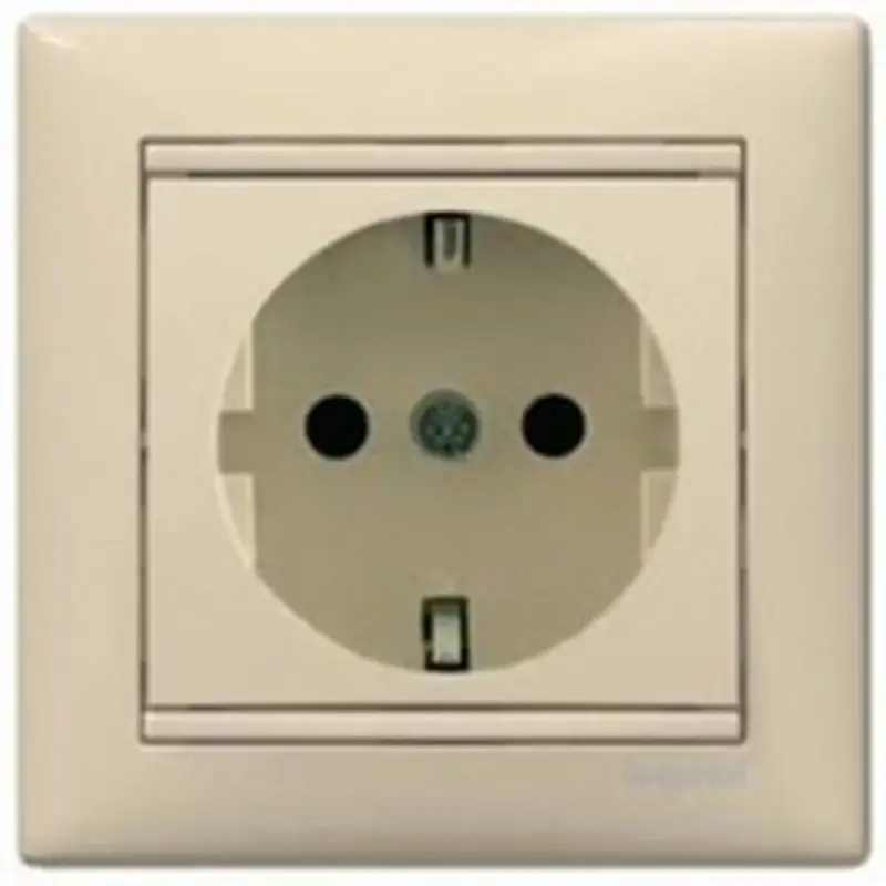 Legrand Valena 2P+F csatlakozóaljzat monoblokk, elefántcsont Legrand 774323 Újdonság
